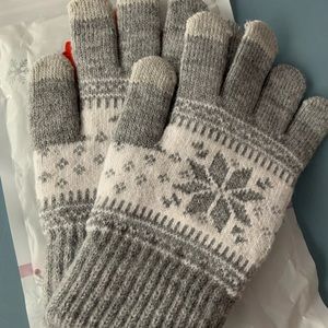 Touchscreen gloves